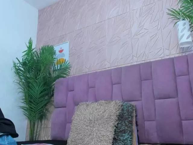 Hellen-Sky from BongaCams