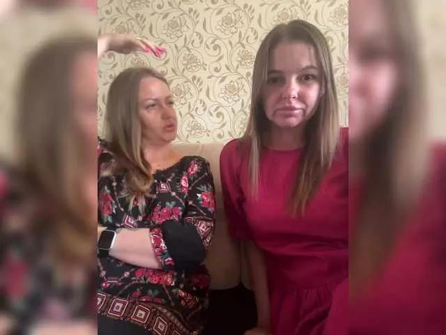 Hello-Kitti from BongaCams