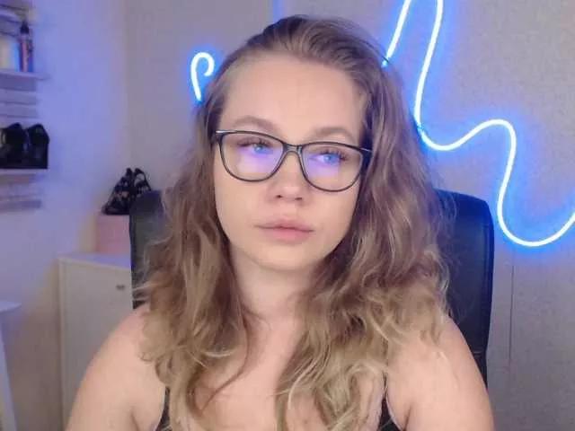 hollyBB from BongaCams
