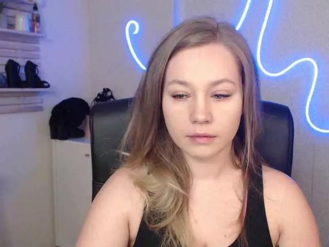 hollyBB from BongaCams