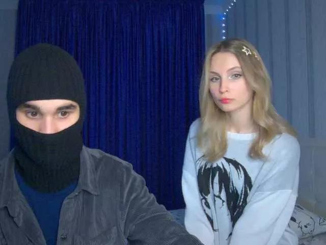 hollyJoys from BongaCams