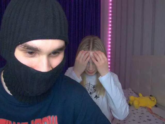 hollyJoys from BongaCams