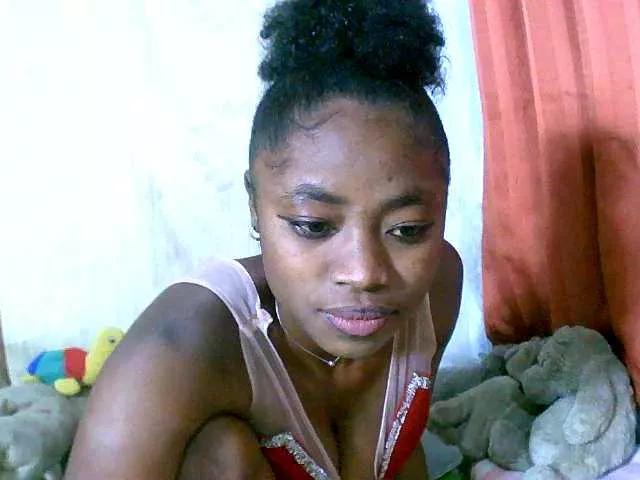 Honoratte from BongaCams