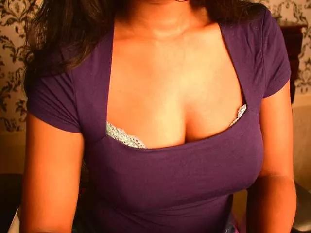 indianpriya from BongaCams