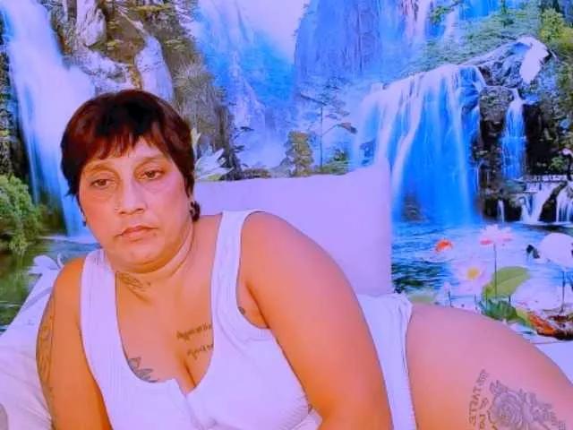 indianroxy from BongaCams