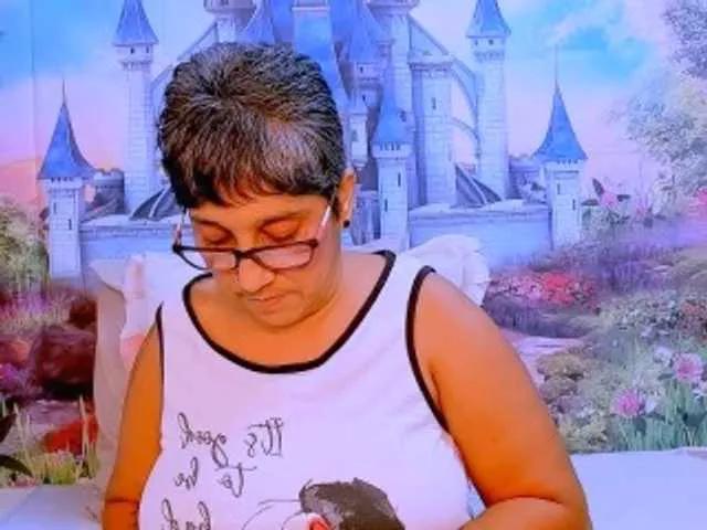 indianroxy from BongaCams
