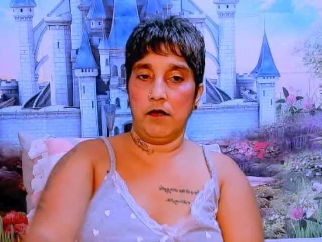 indianroxy from BongaCams