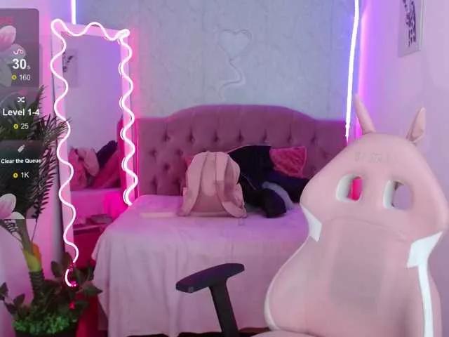 iris-tay on BongaCams 