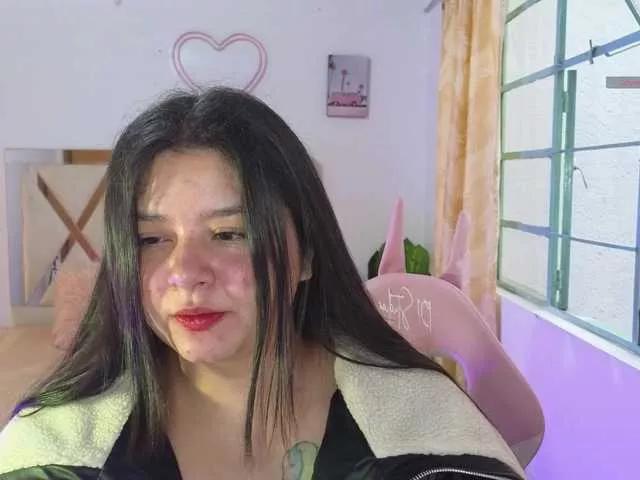 iris-tay on BongaCams 