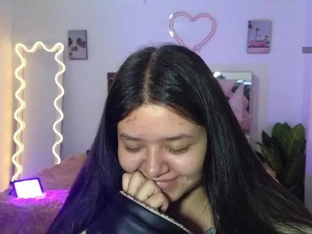 iris-tay on BongaCams 