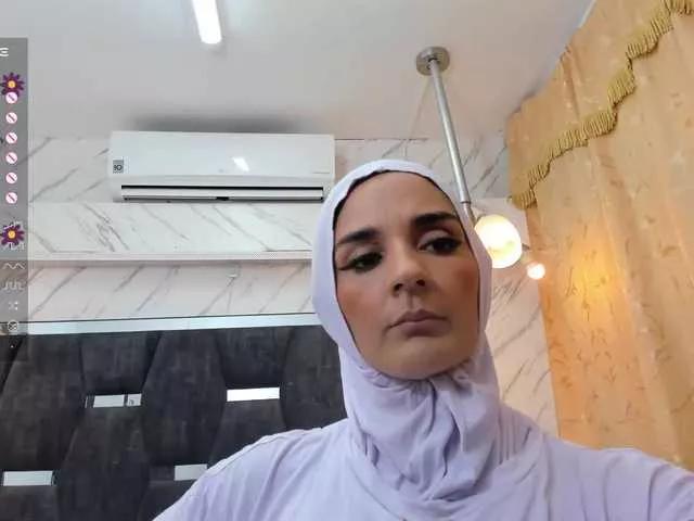 IrisKarimm from BongaCams