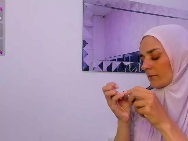 IrisKarimm from BongaCams