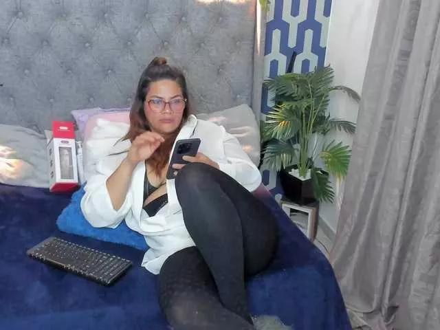 Jadde-Shine from BongaCams