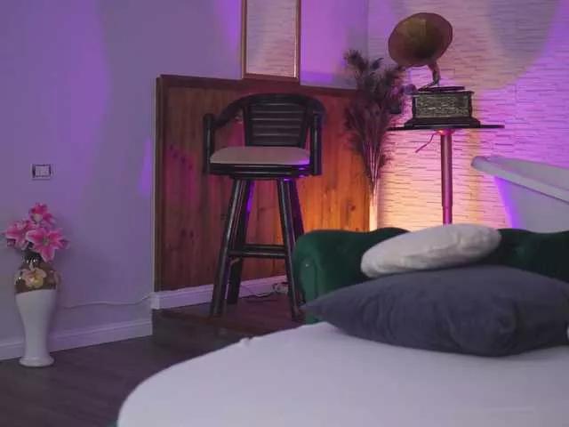 Girls: try live performances with matured performers, from dancing to quirks, in a variety of beautiful sex cams.