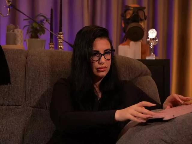 KellyKent from BongaCams