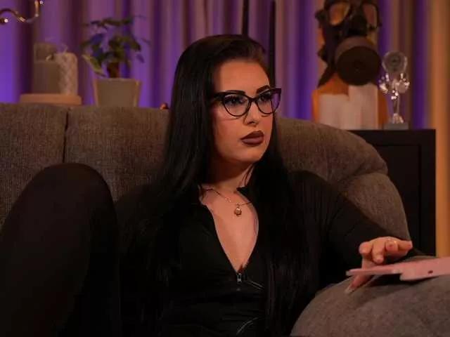KellyKent from BongaCams