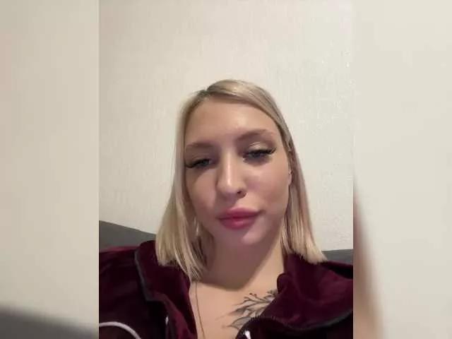 KettyPretty25 from BongaCams