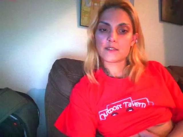 Ki2KUCHi from BongaCams