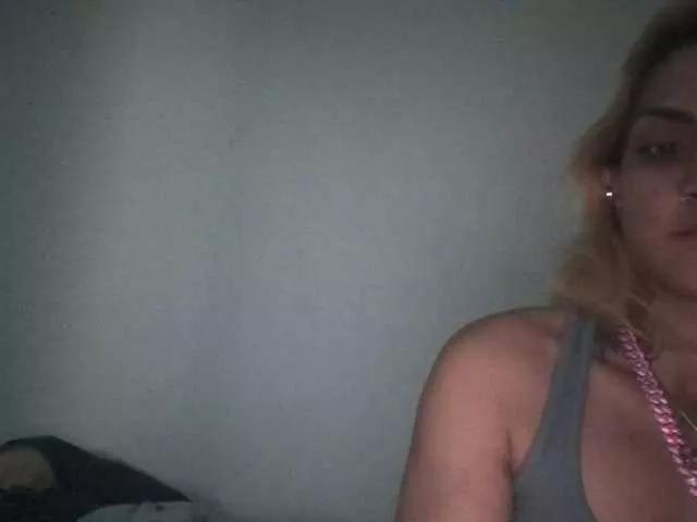 Ki2KUCHi from BongaCams