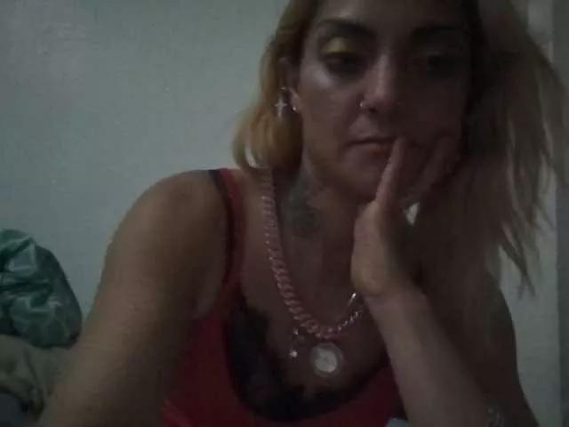 Ki2KUCHi from BongaCams