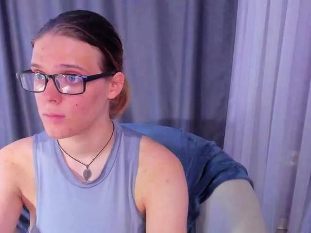 KIKIKrash from BongaCams