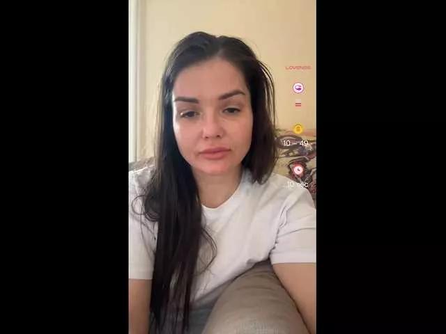 KikiMilf84 from BongaCams