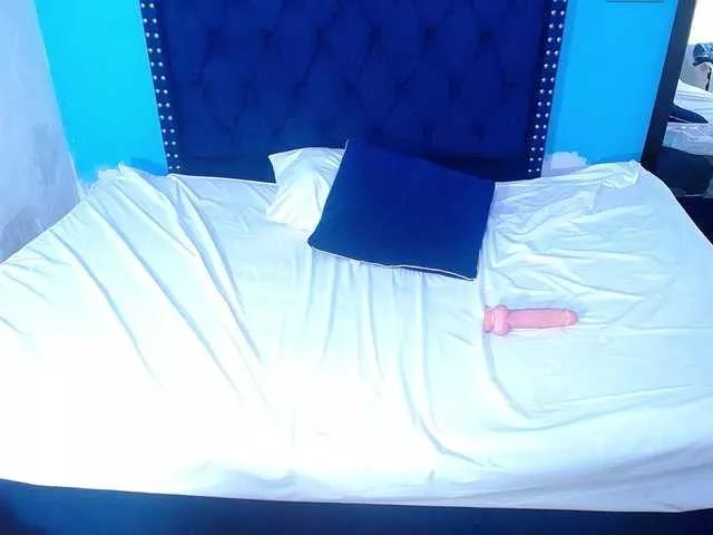 kinky-redhead18 from BongaCams