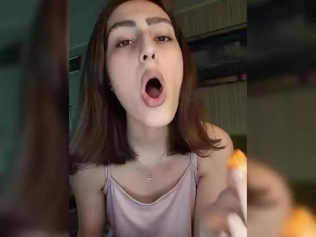 kiska-kira from BongaCams
