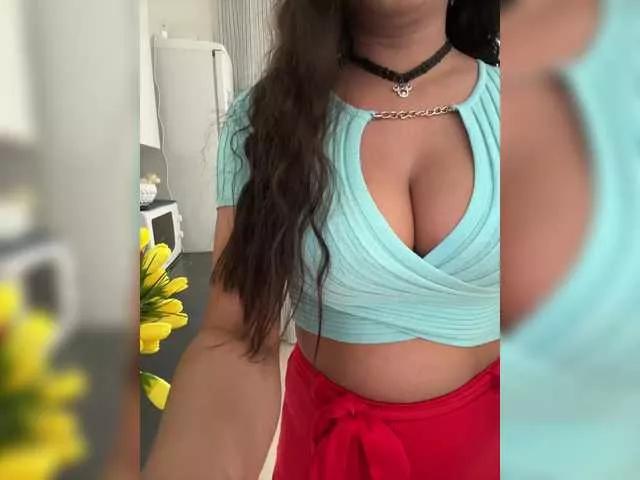 Kiss-krisss from BongaCams