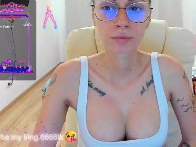 kissnicol from BongaCams