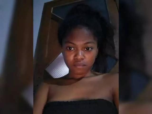 Laluna2 from BongaCams