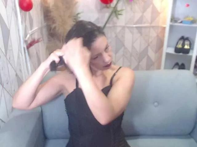 lanasaenz01 from BongaCams