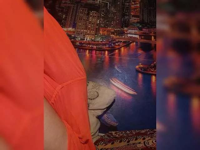 LeilaValentine from BongaCams