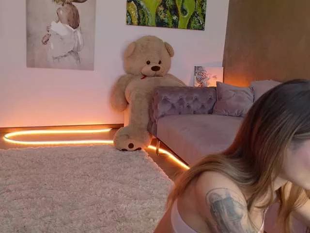 LennaGodess from BongaCams