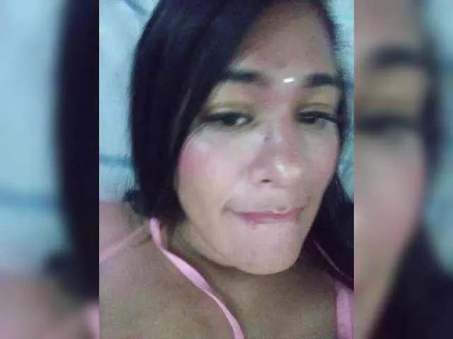 Letty33 from BongaCams