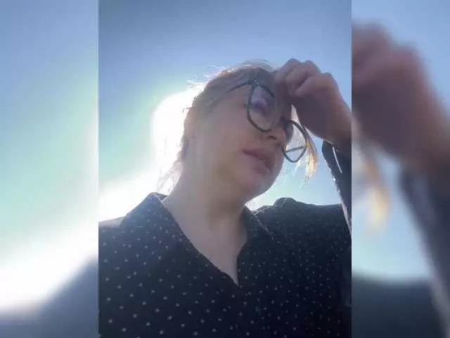 Lilian00666a from BongaCams