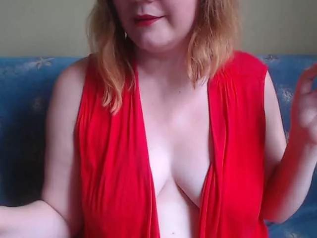 LillyMatts on BongaCams 