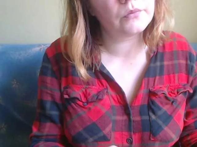 LillyMatts on BongaCams 
