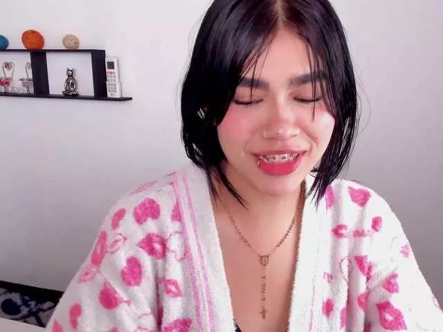 Lily-Woodz from BongaCams