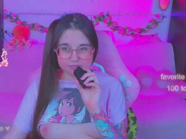 LittleKitsune from BongaCams