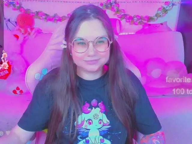 LittleKitsune from BongaCams