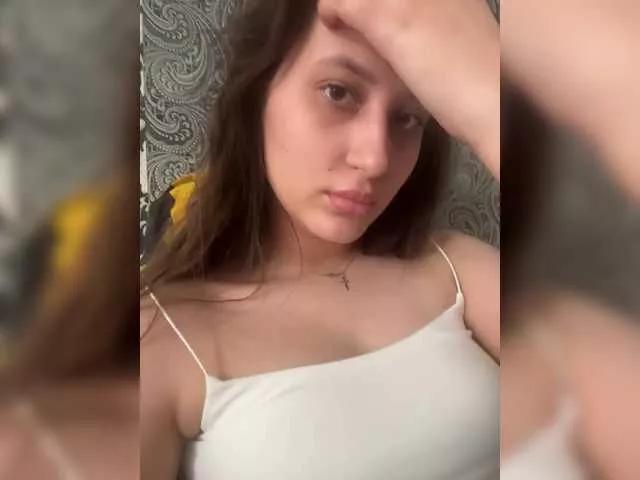 Llevie from BongaCams
