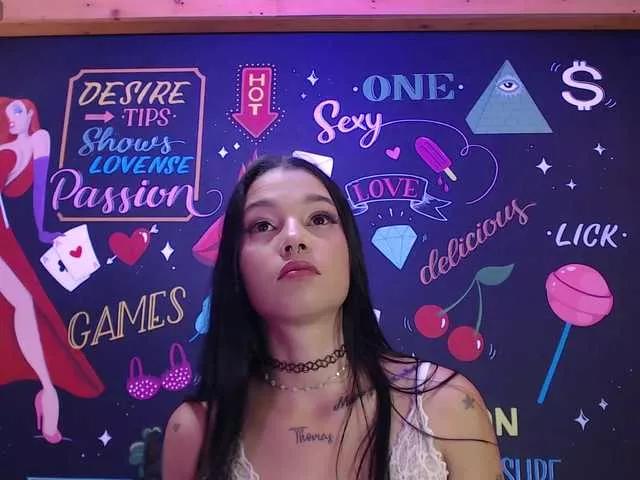 LolaLarsson from BongaCams