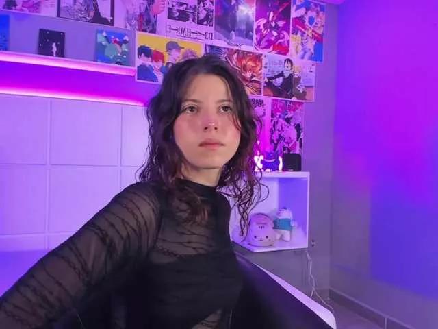 LolaMustaine from BongaCams