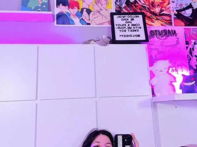LolaMustaine from BongaCams