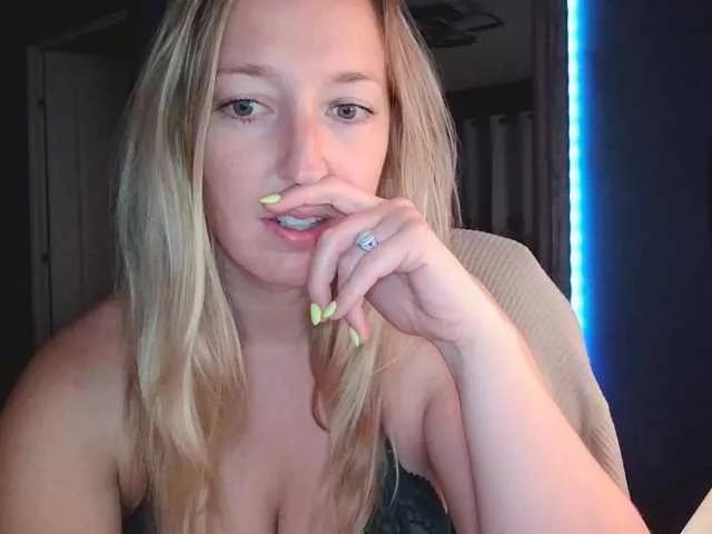 Lucyallen4201 webcams show profile image 