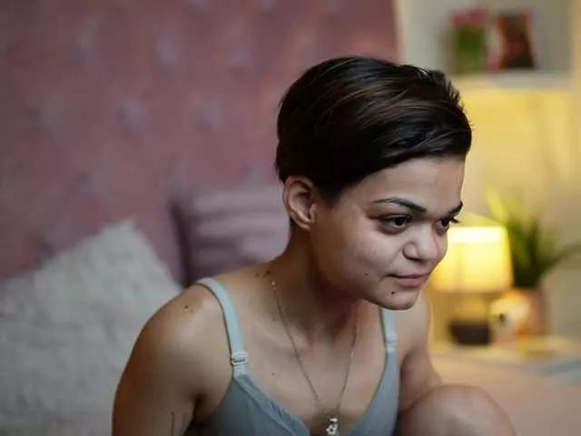 MaiaMini from BongaCams