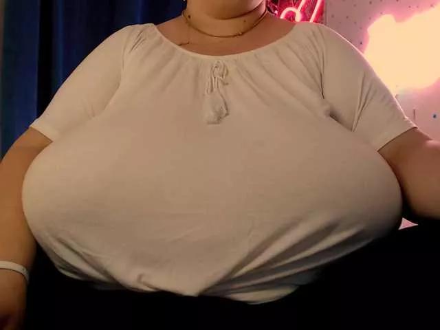 Mayabigtitss from BongaCams