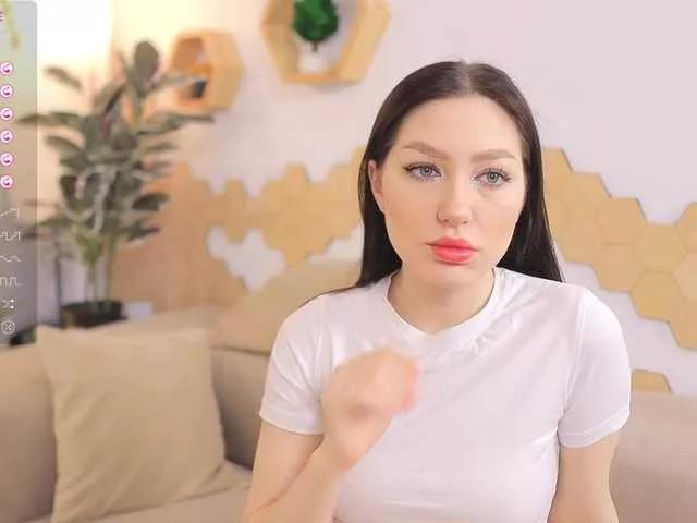 MayaMoon from BongaCams