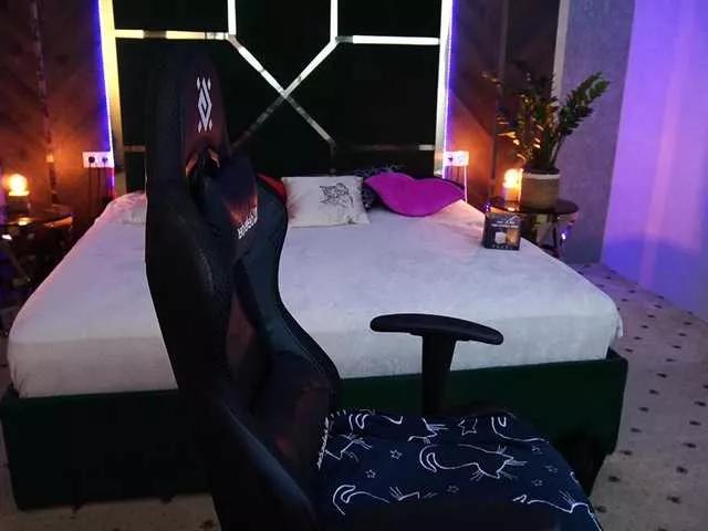 Girls: try live performances with matured performers, from dancing to quirks, in a variety of beautiful sex cams.